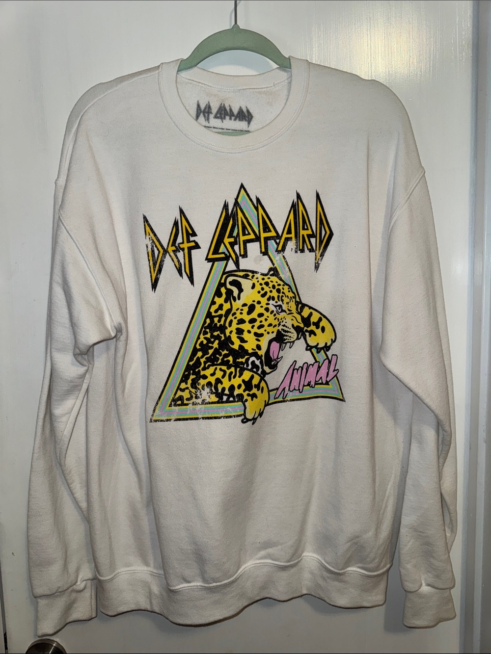 M/L Def Leppard White Graphic Band Sweatshirt